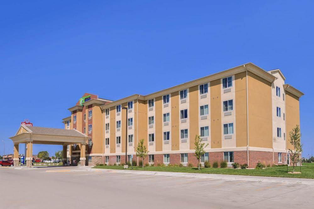 Holiday Inn Express Hotel & Suites York By Ihg Eksteriør billede